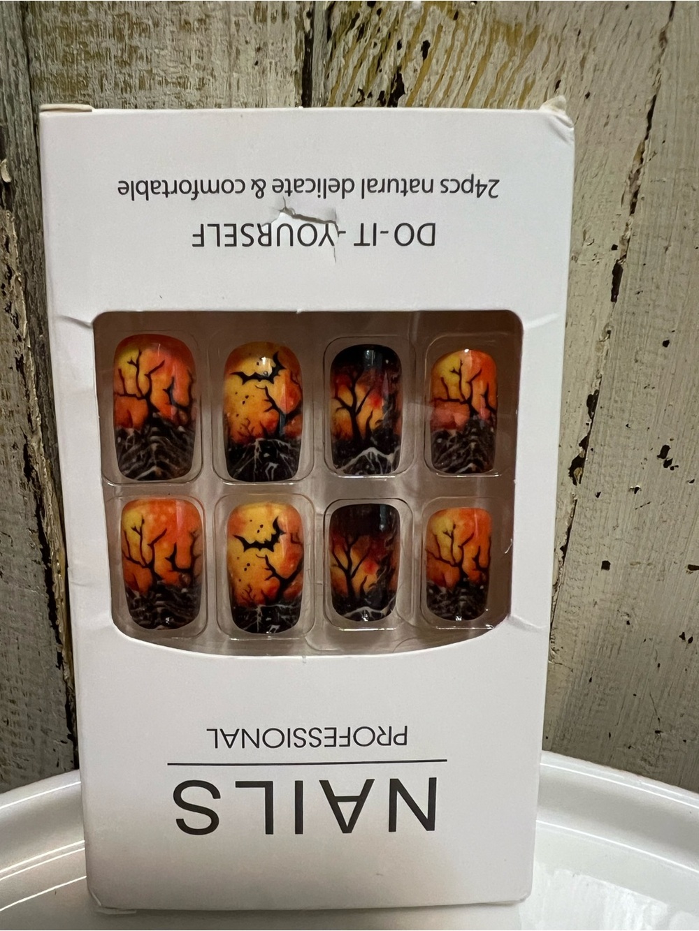 Halloween Sunset Press-On Nails — Orange & Black Tree Design - Picture 2 of 4
